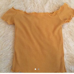 Ripped summer yellow crop top💛💫